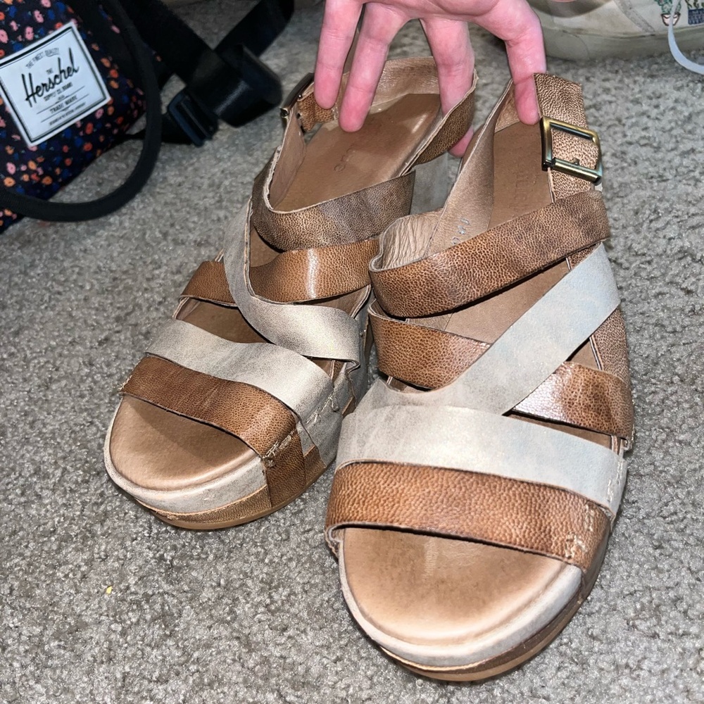 Antelope Brown and Cream Strappy Sandals